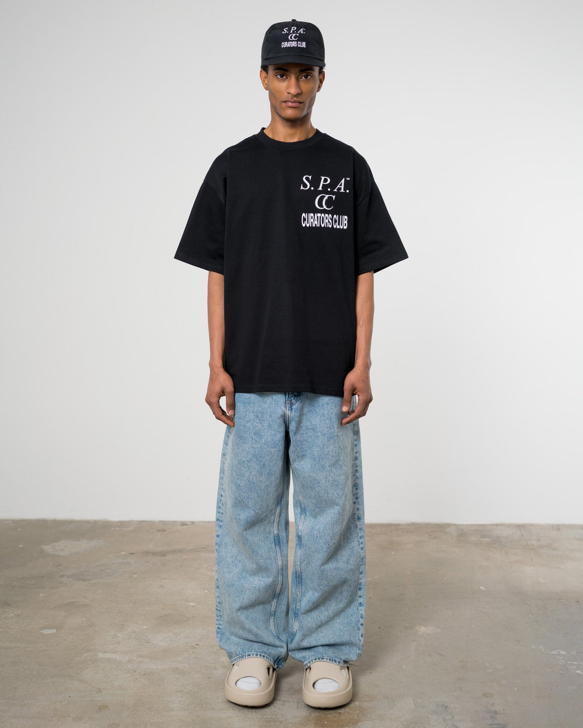 Curators Club T-shirt - Black