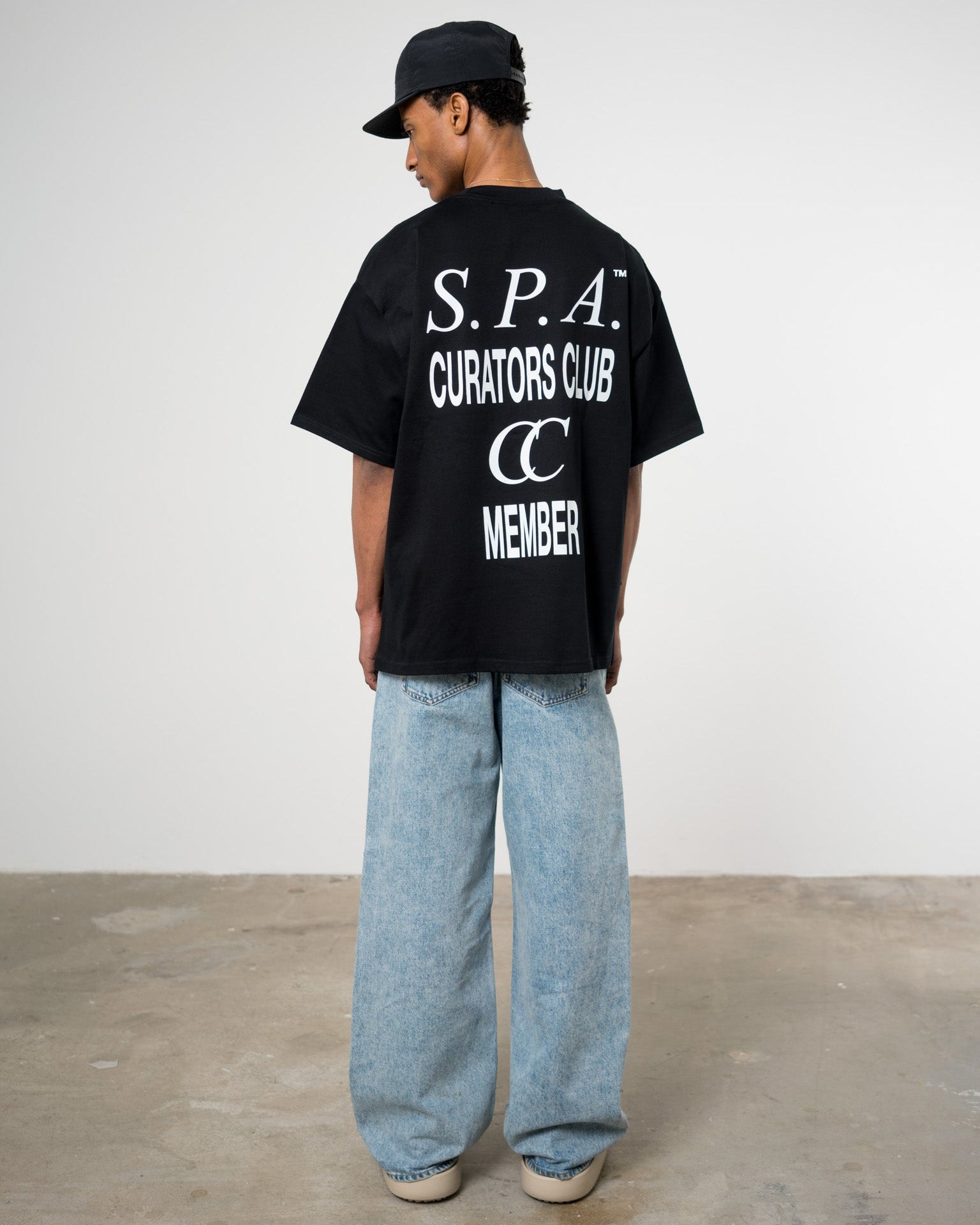 Curators Club T-shirt - Black